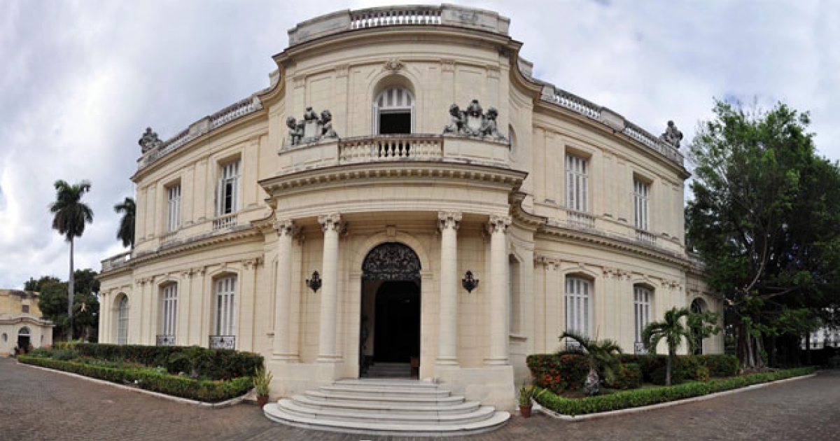 ¿Qué hacer al llegar a Museo Nacional de Artes Decorativas?